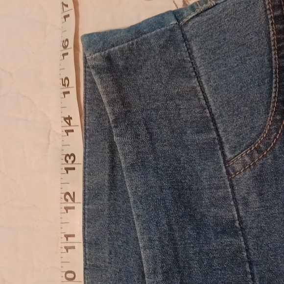 Pull on cropped jeans capris - Picture 3 of 6